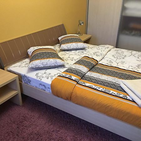 Kyiv Apartment In The City Center On Turgenevskaya Street Bagian luar foto