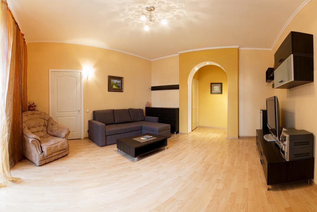 Kyiv Apartment In The City Center On Turgenevskaya Street Bagian luar foto