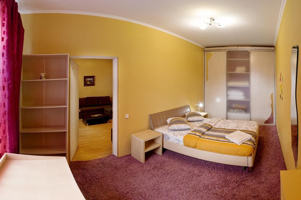 Kyiv Apartment In The City Center On Turgenevskaya Street Bagian luar foto